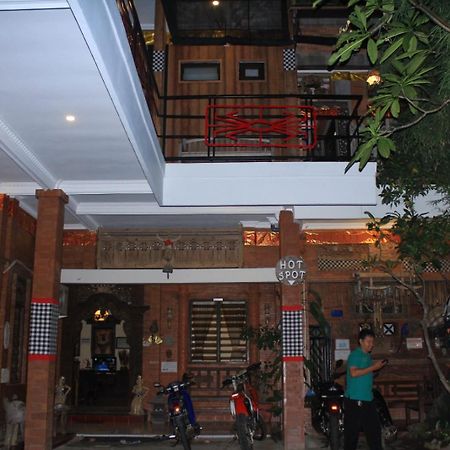 Kota Baru Homestay Джепара Екстер'єр фото